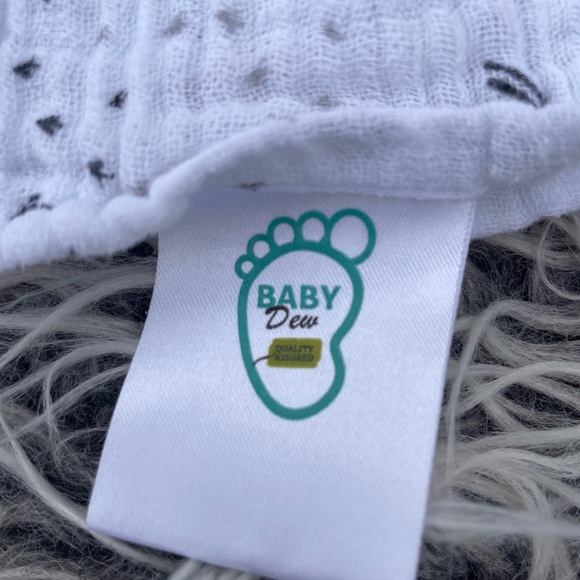 Baby Dew Muslin Swaddle Blanket - black white Cactus print - Picture 4 of 5